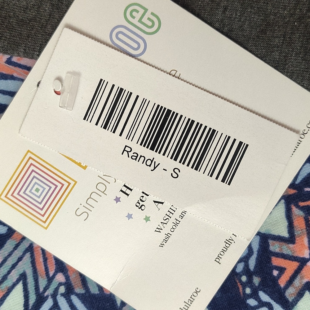 LulaRoe Randy Geometric Pattern Raglan Sleeve Top - Picture 6 of 15